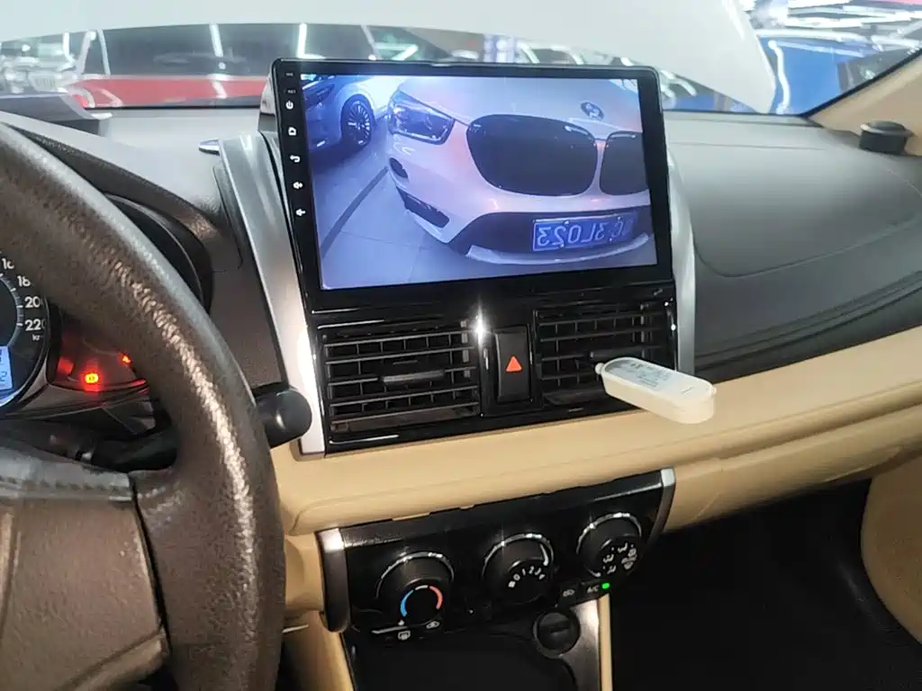 Toyota Vios 2015 — фото 13
