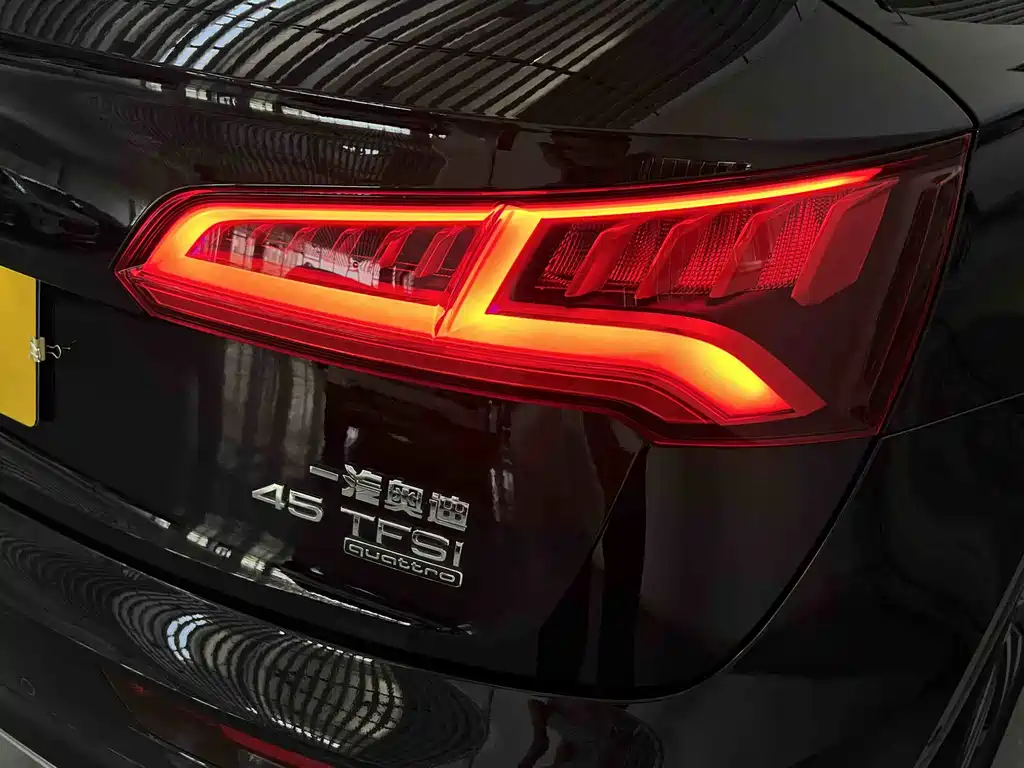 Audi Q5L 2021 — фото 21