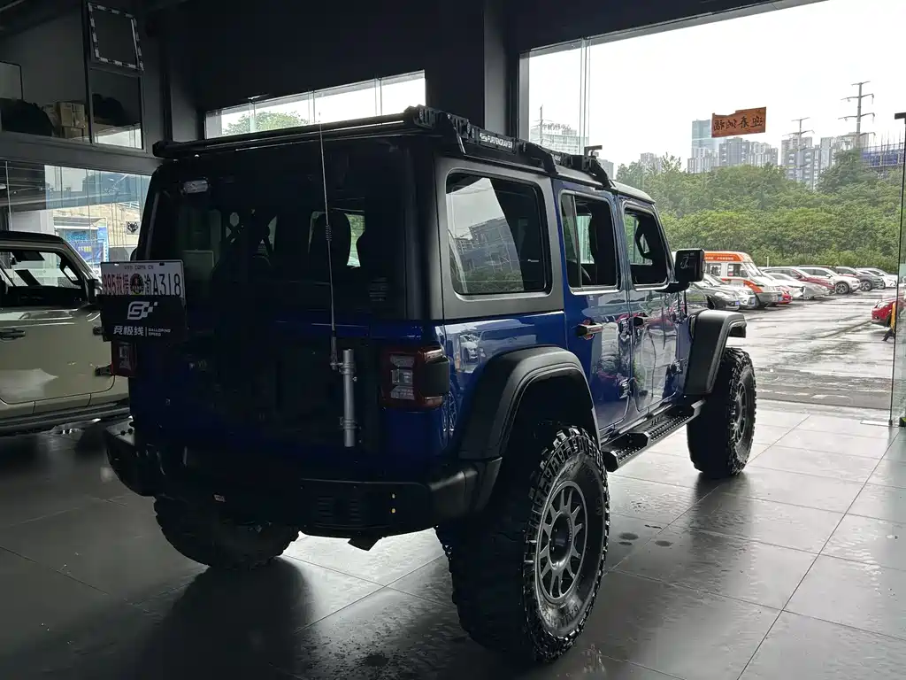 Jeep Wrangler 2020 — фото 13
