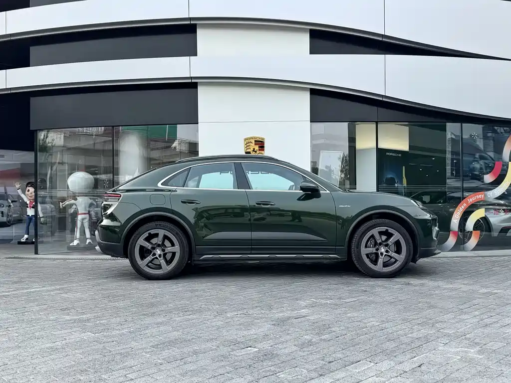 Porsche Macan EV 2025