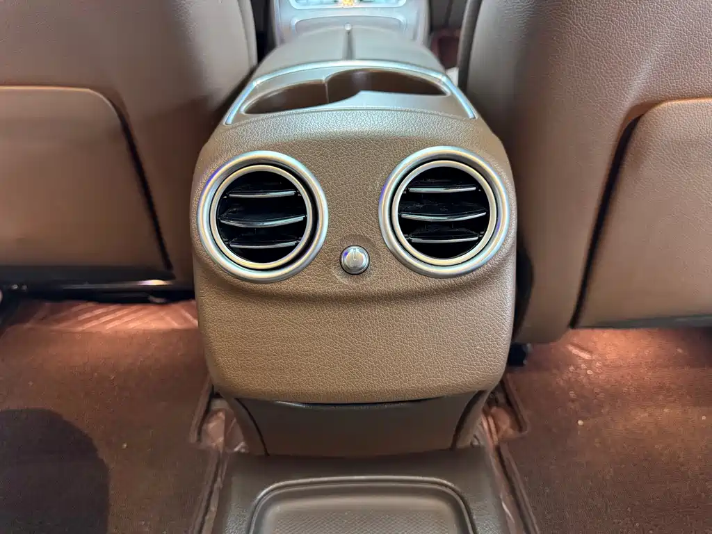 Mercedes-Benz E-Class 2020 — фото 14