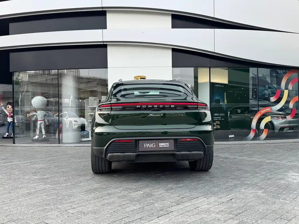 Porsche Macan EV 2025 — фото 8