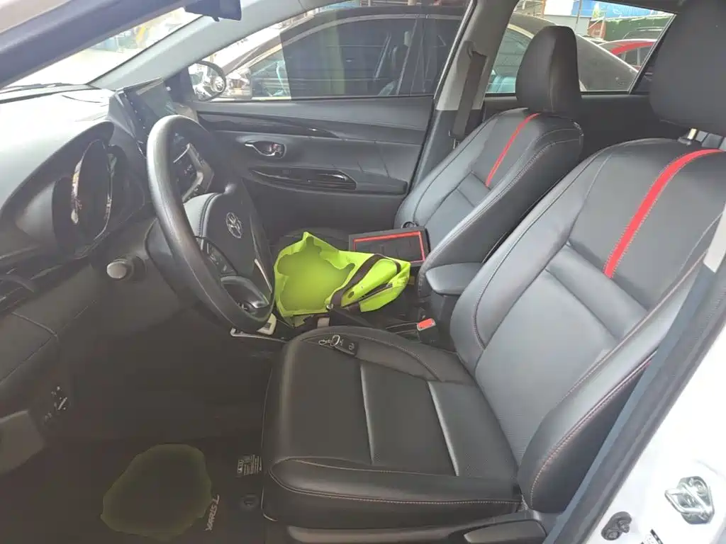 Toyota Yaris L 2023 — фото 15