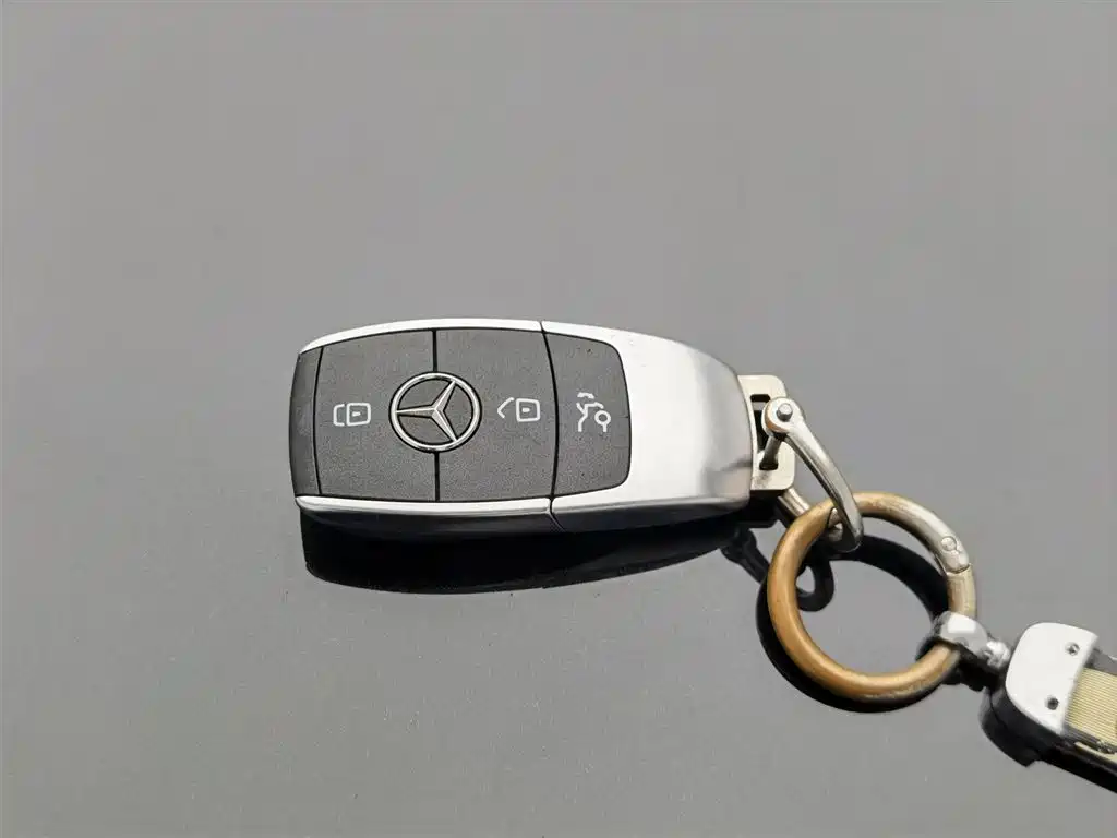 Mercedes-Benz GLB 2023 — фото 19