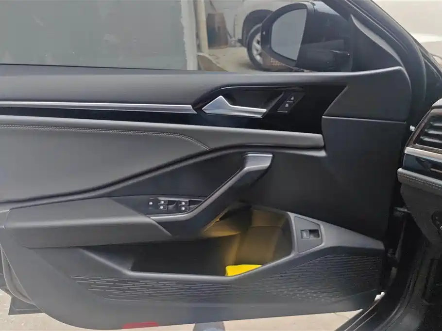 Volkswagen Sagitar 2021