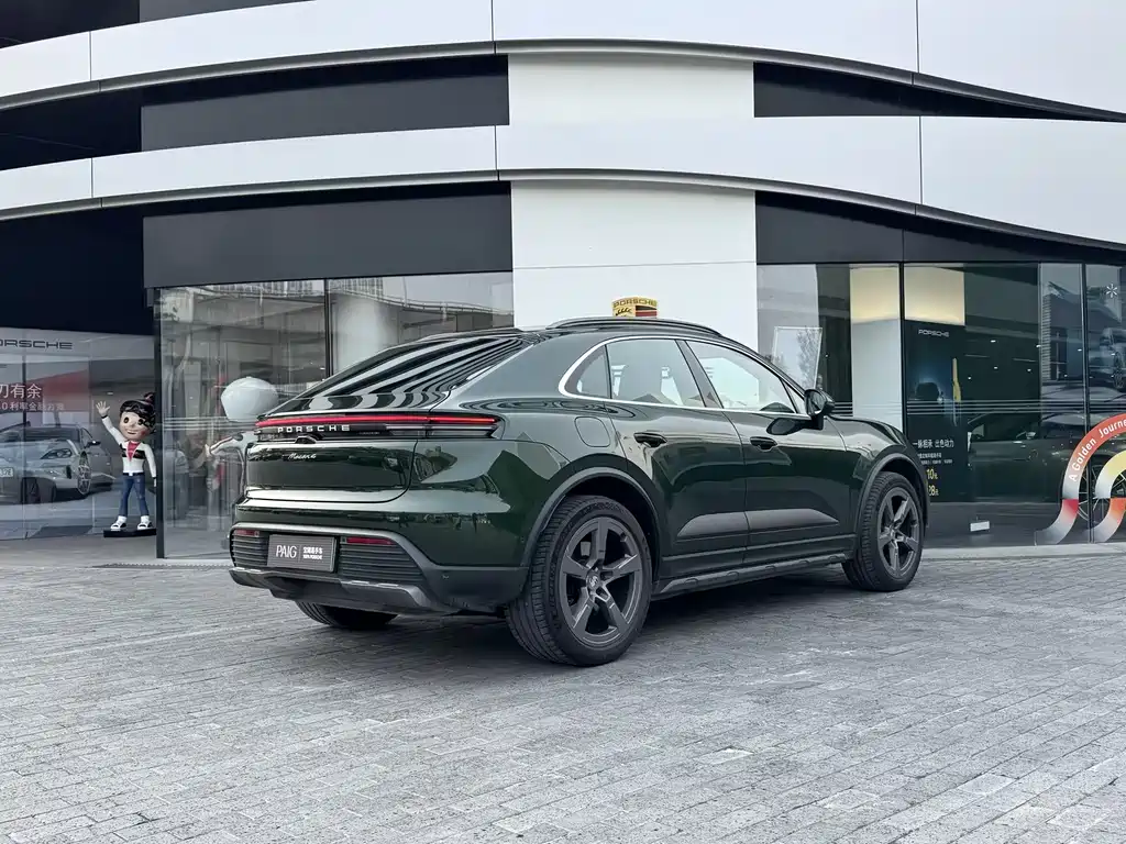 Porsche Macan EV 2025 — фото 9