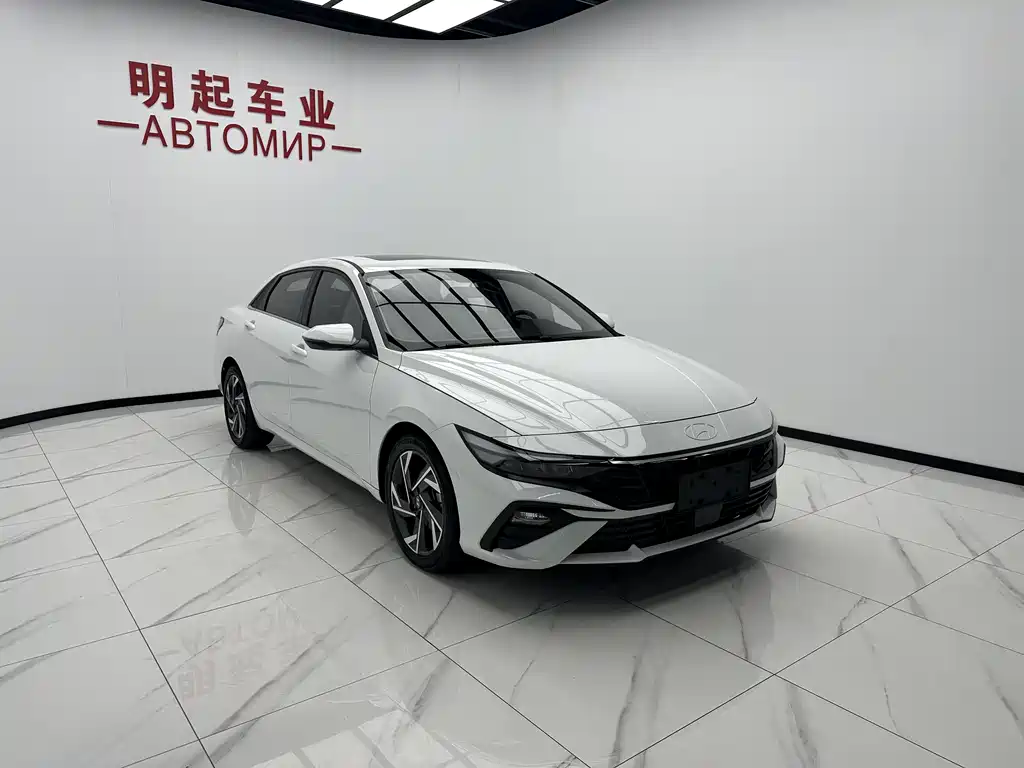 Hyundai Elantra 2023