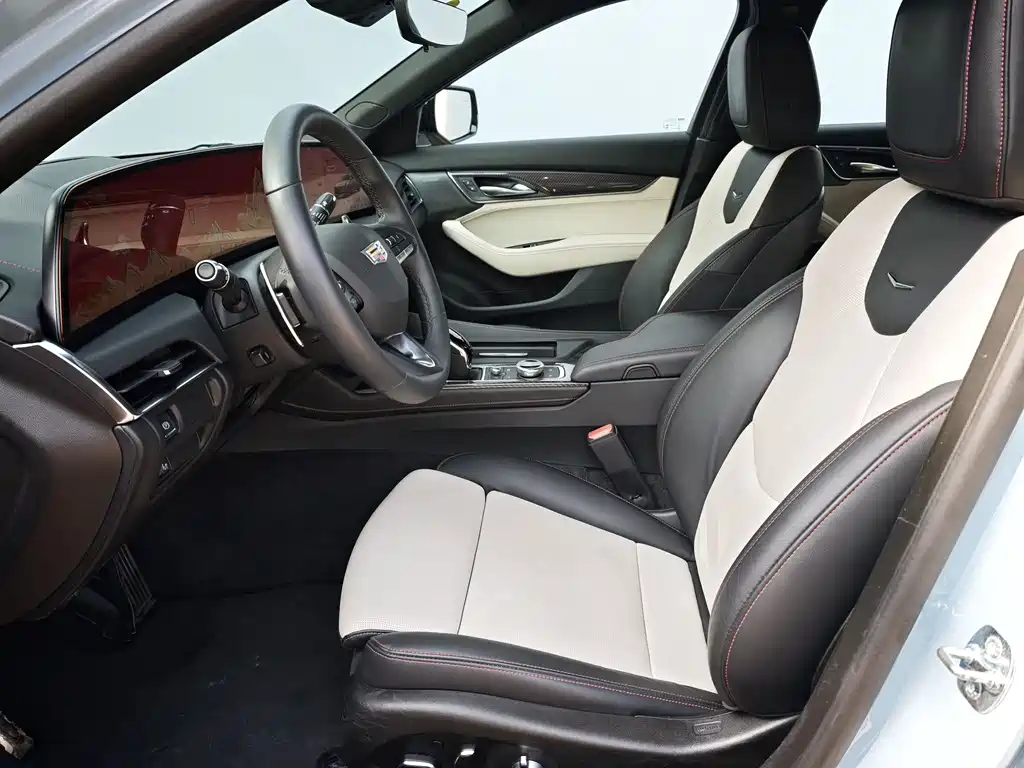 Cadillac CT5 2025 — фото 11