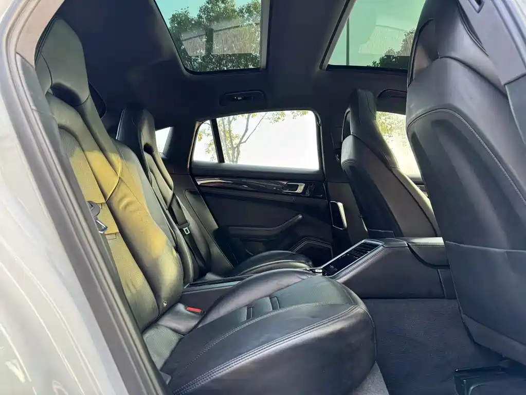 Porsche Panamera 2019 — фото 16
