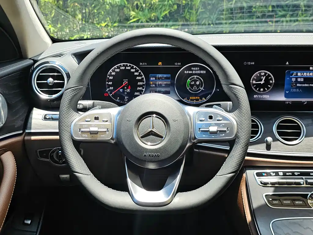 Mercedes-Benz E-Class 2020 — фото 10