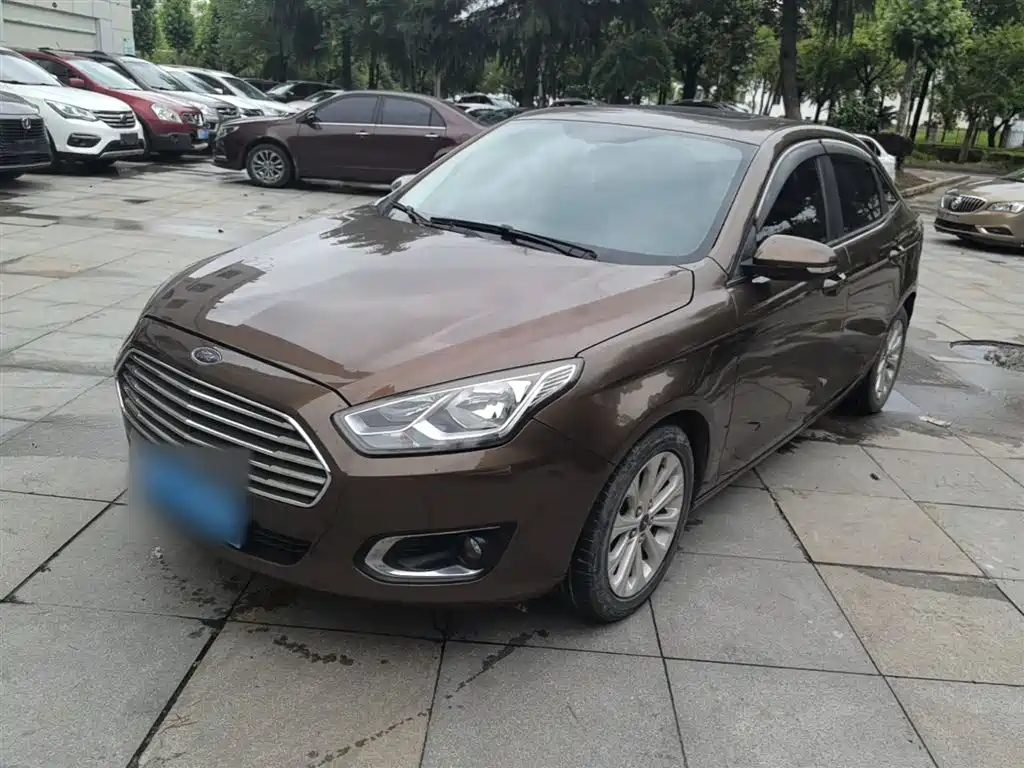 Ford Escort 2015 — фото 1