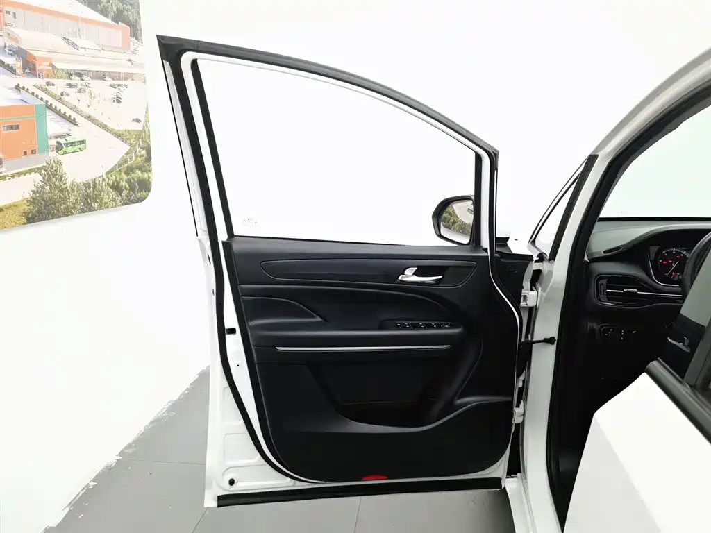 GAC Motor Trumpchi M6 2023 — фото 8