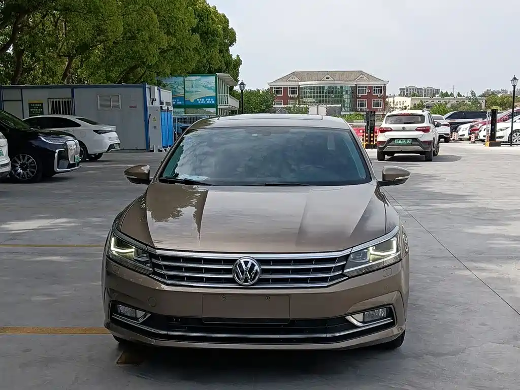 Volkswagen Passat 2018 — фото 2