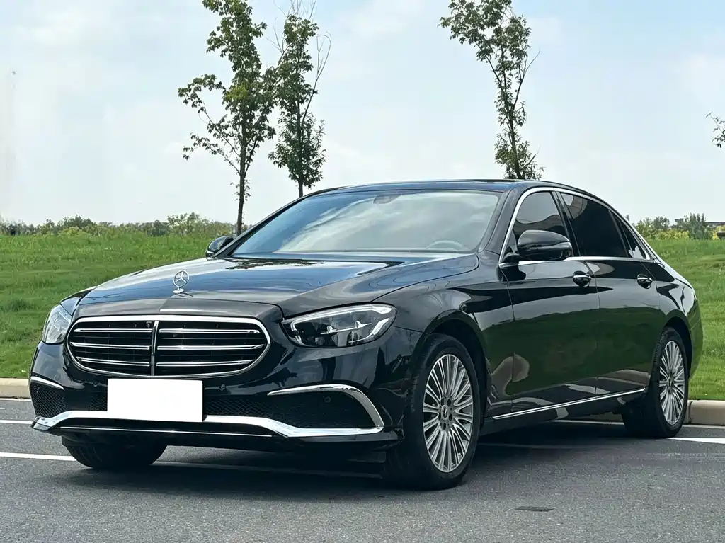 Mercedes-Benz E-Class 2022 — фото 1