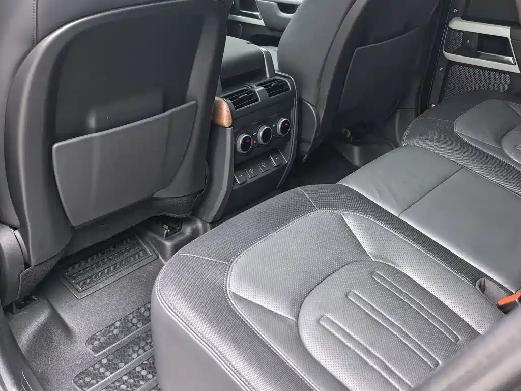 Land Rover Defender 2022 — фото 13