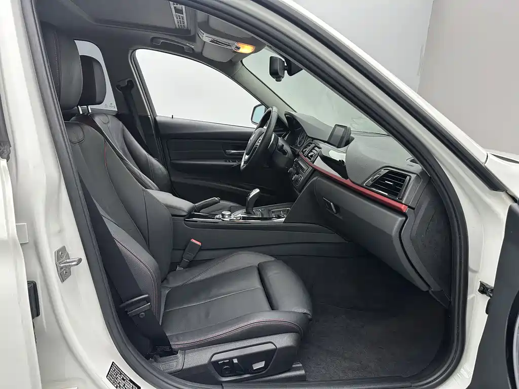 BMW 3 Series 2015 — фото 11