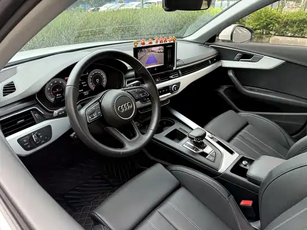 Audi A4L 2025