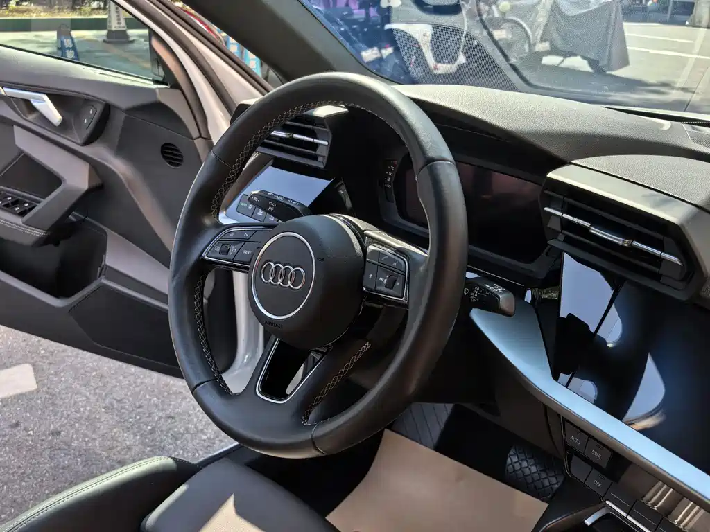 Audi A3 2023 — фото 23