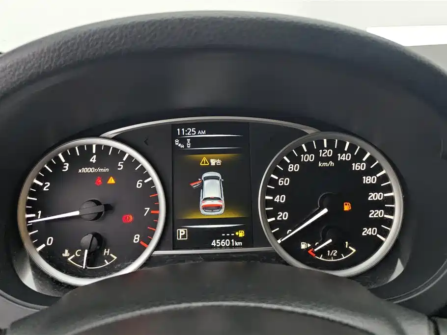 Nissan Tiida 2019 — фото 14