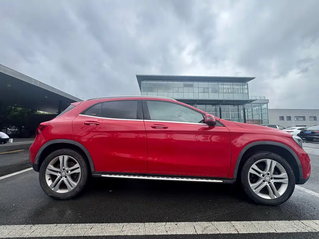 Mercedes-Benz GLA 2016