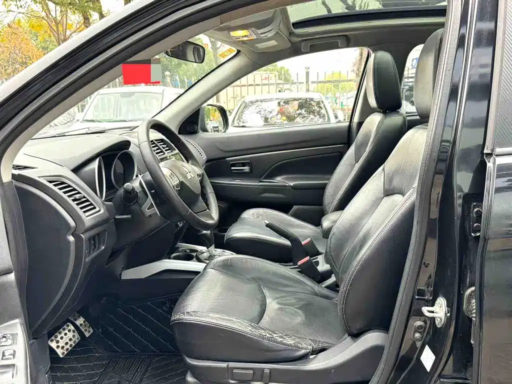 Mitsubishi ASX 2011