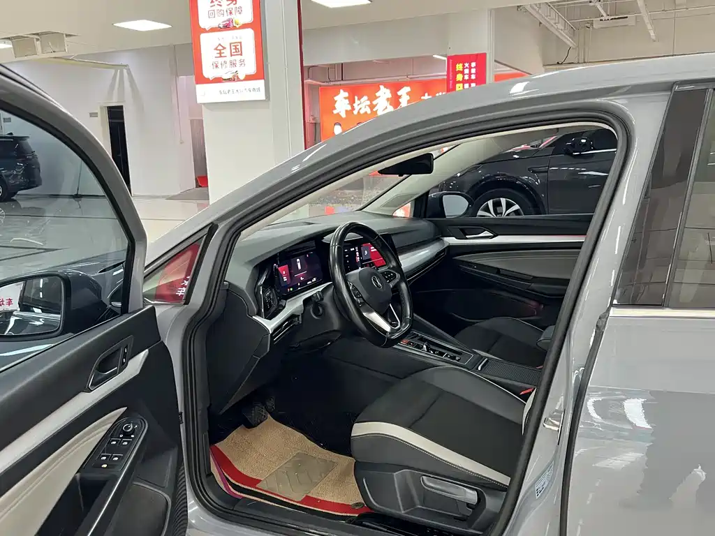 Volkswagen Golf 2021