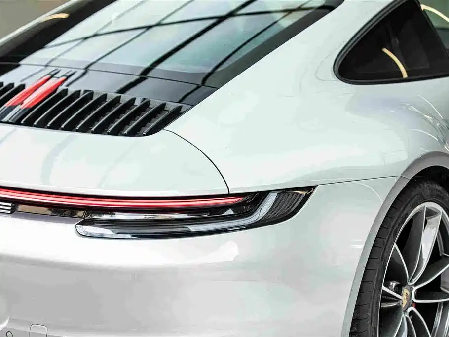 Porsche 911 2021 — фото 7