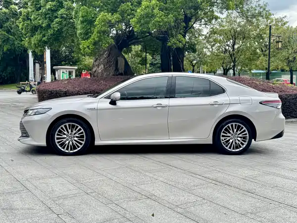 Toyota Camry 2019