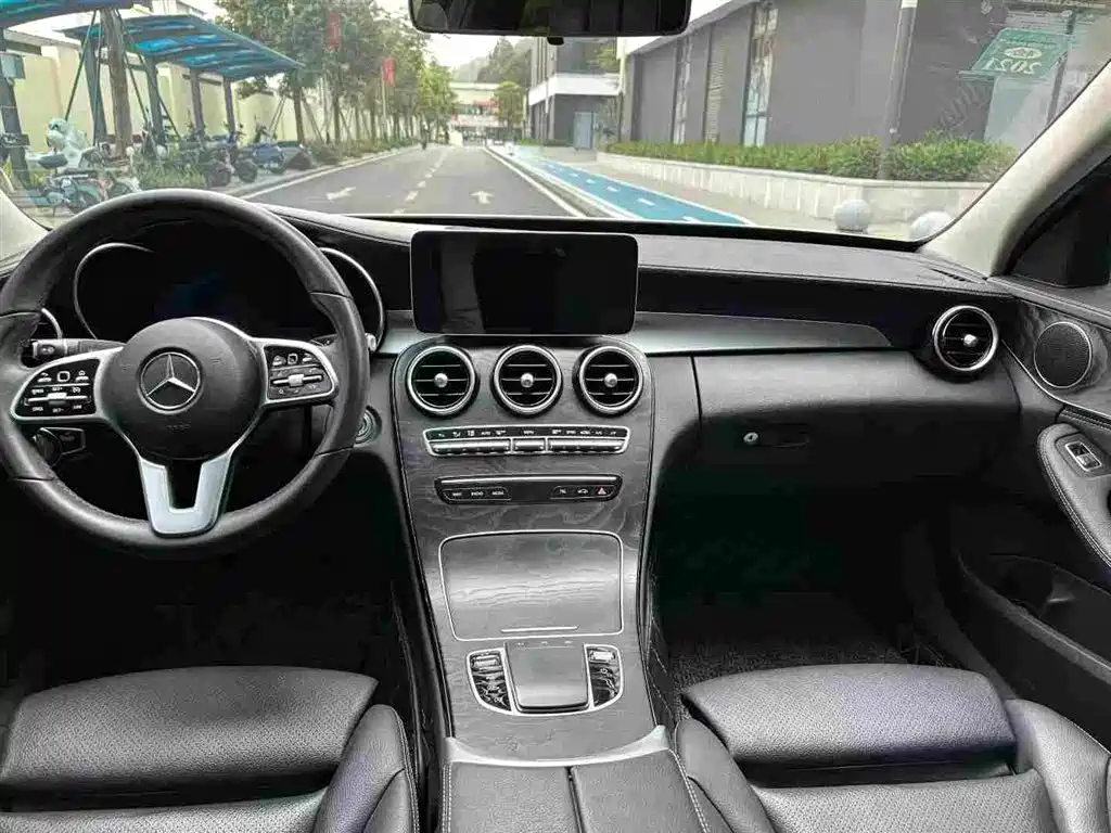 Mercedes-Benz C-Class 2019 — фото 9