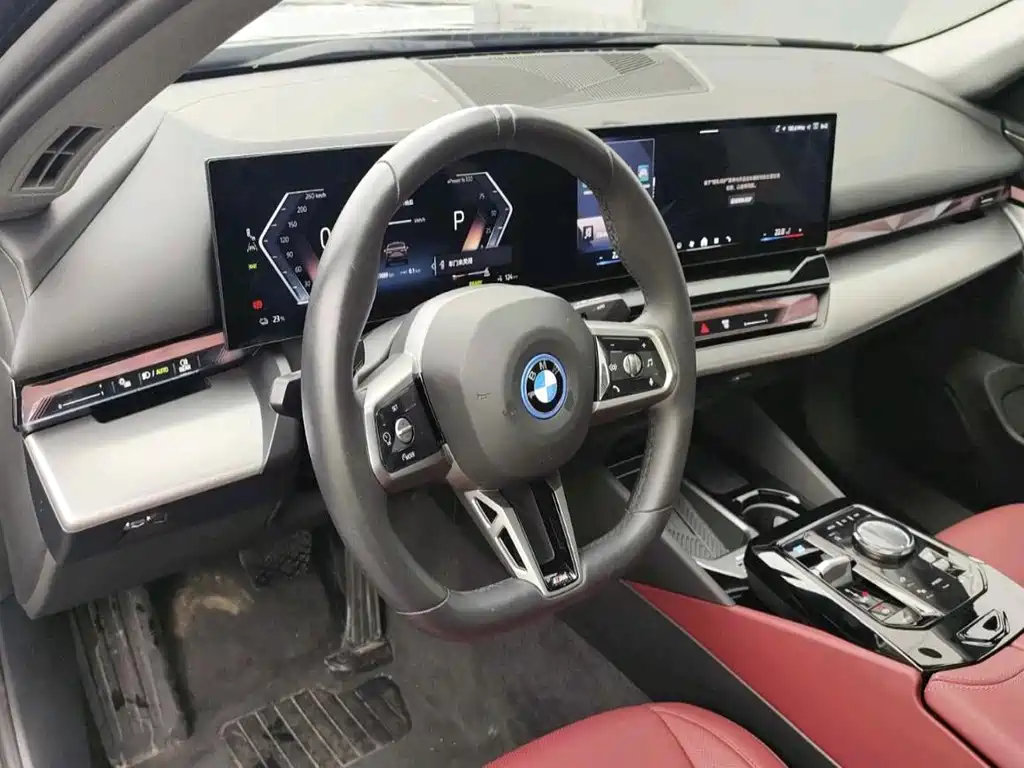 BMW i5 2025 — фото 9