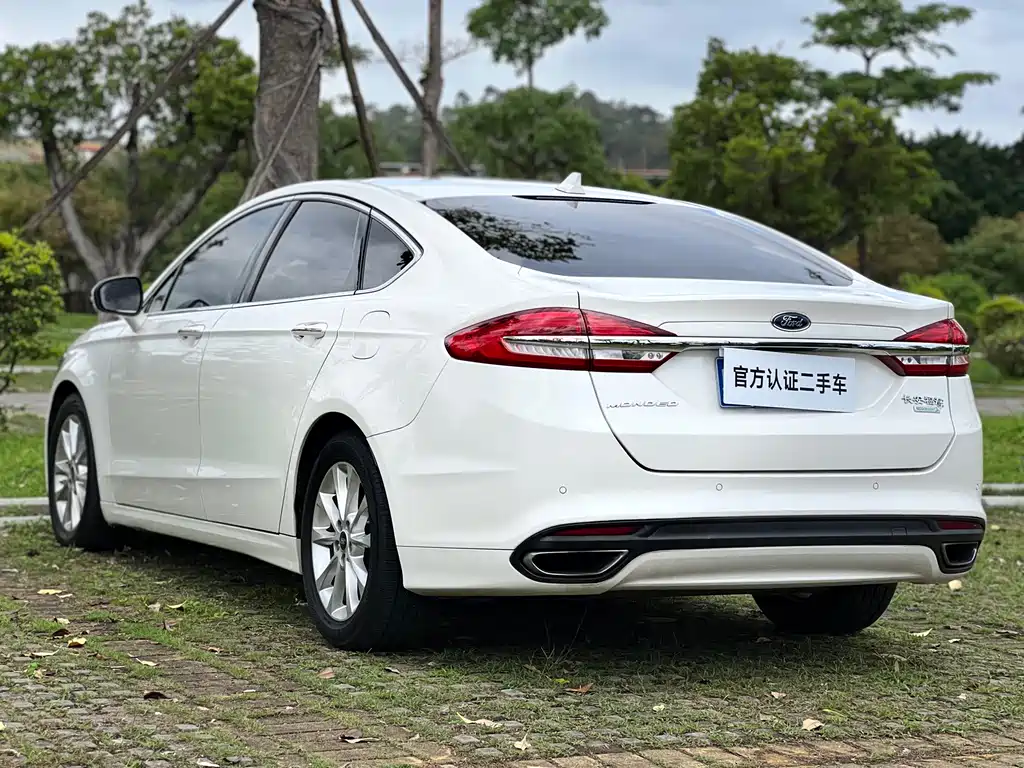 Ford Mondeo 2017 — фото 5
