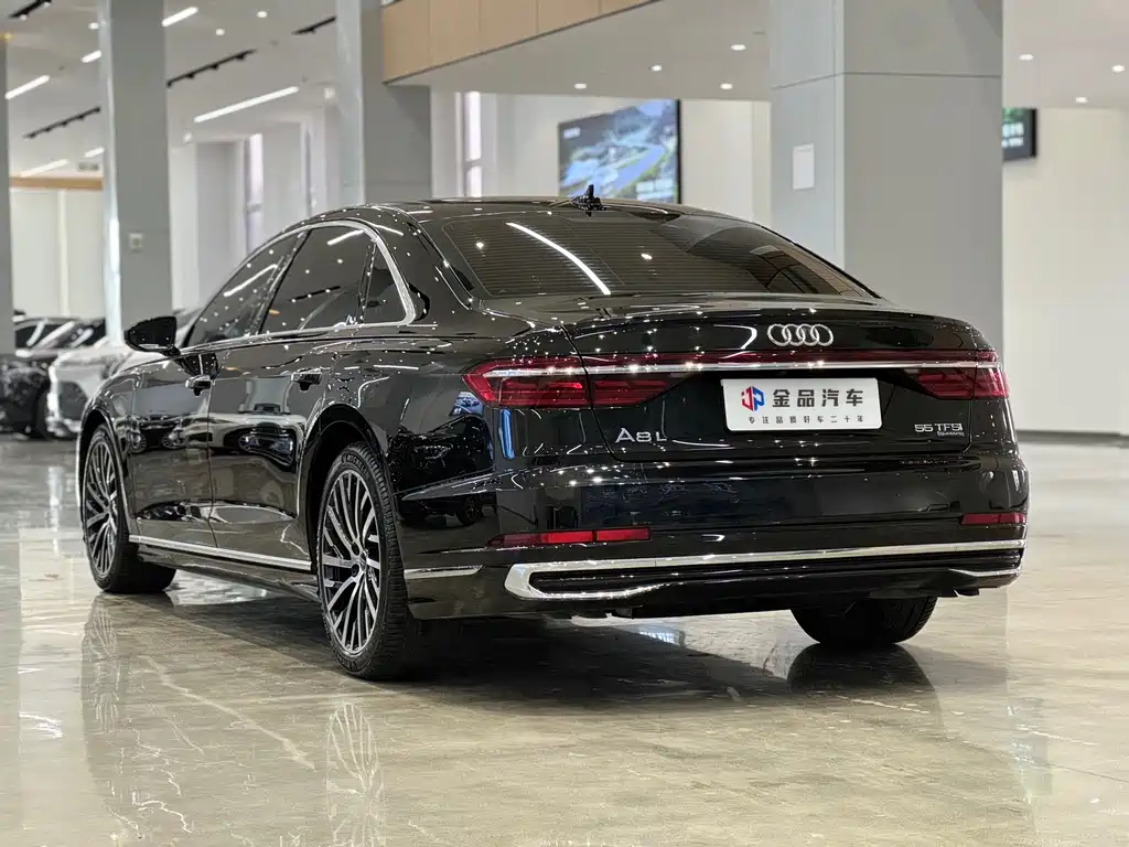 Audi A8 2024 — фото 6