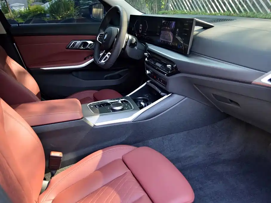 BMW 3 Series 2025 — фото 14