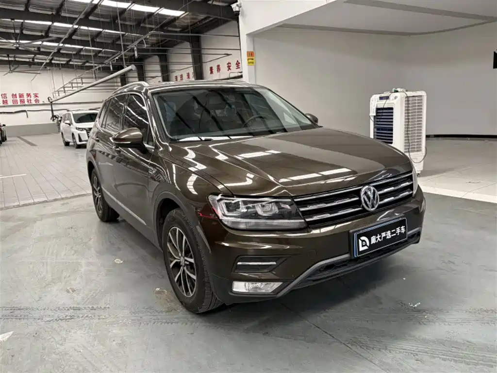 Volkswagen Tiguan L 2017 — фото 3