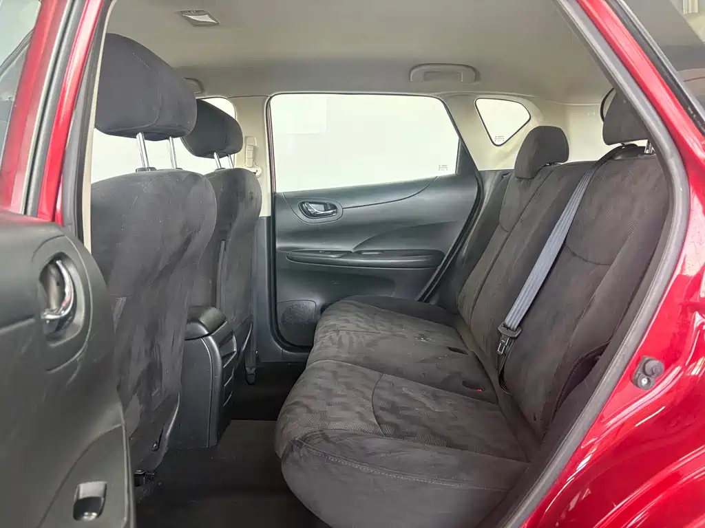 Nissan Tiida 2015 — фото 13