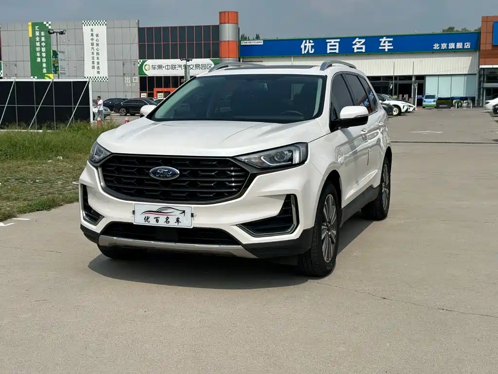 Ford Edge 2022 — фото 1