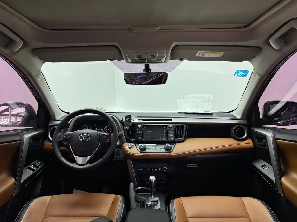 Toyota RAV4 2016 — фото 11