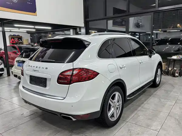 Porsche Cayenne 2011