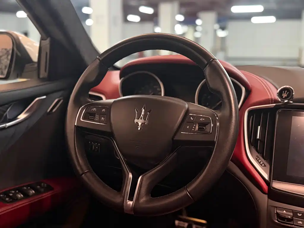 Maserati Ghibli 2017 — фото 13