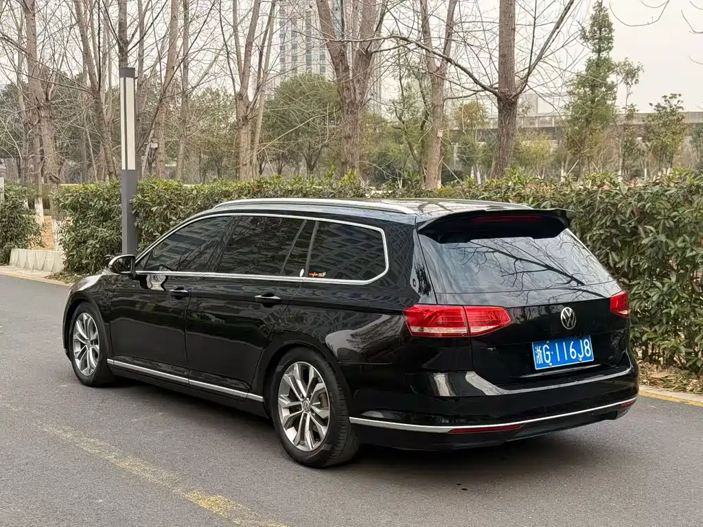 Volkswagen Viloran 2016