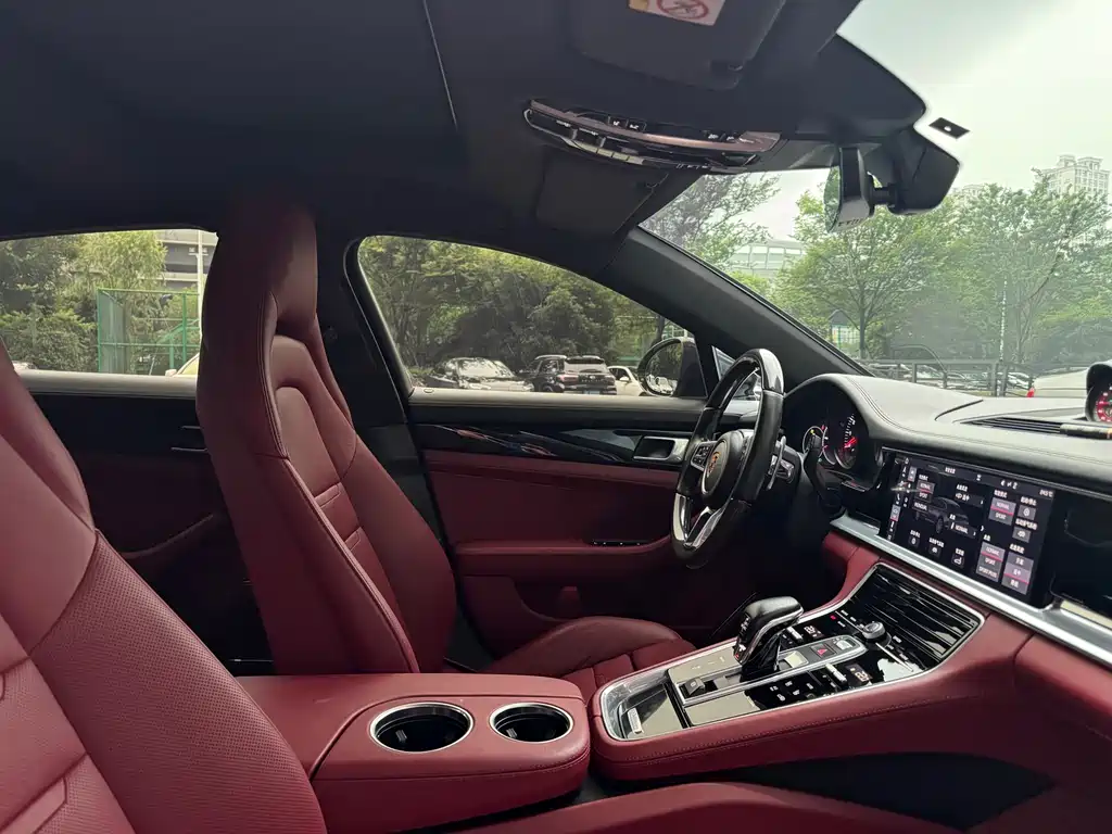 Porsche Panamera 2019 — фото 18