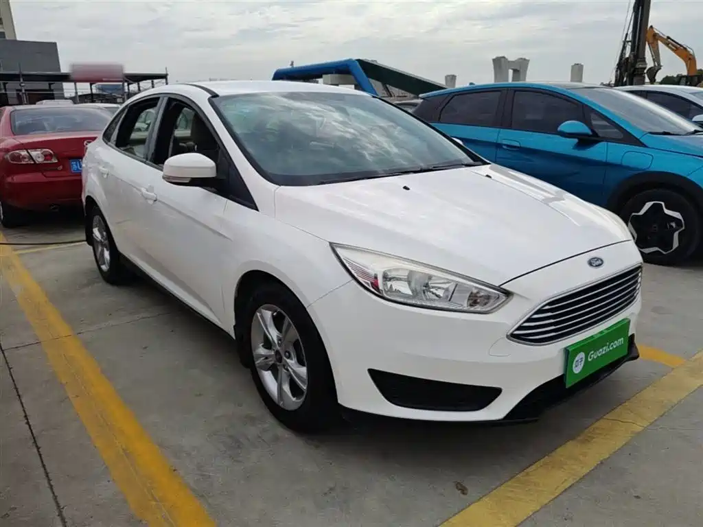 Ford Focus 2018 — фото 4