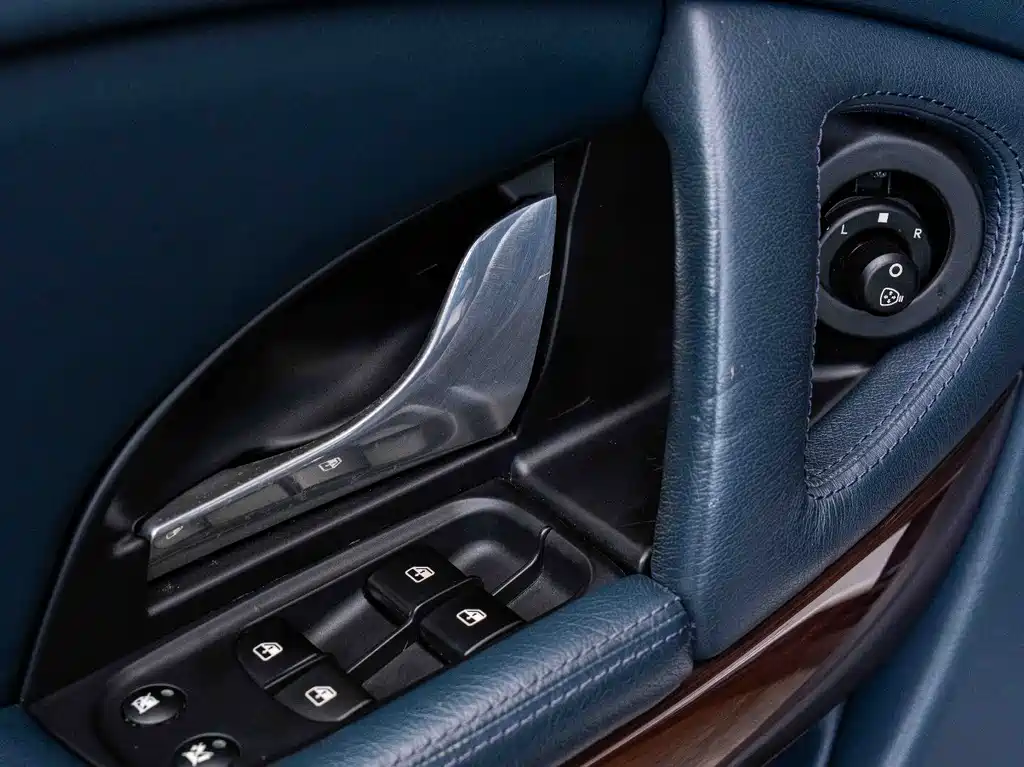 Maserati Quattroporte 2010 — фото 19