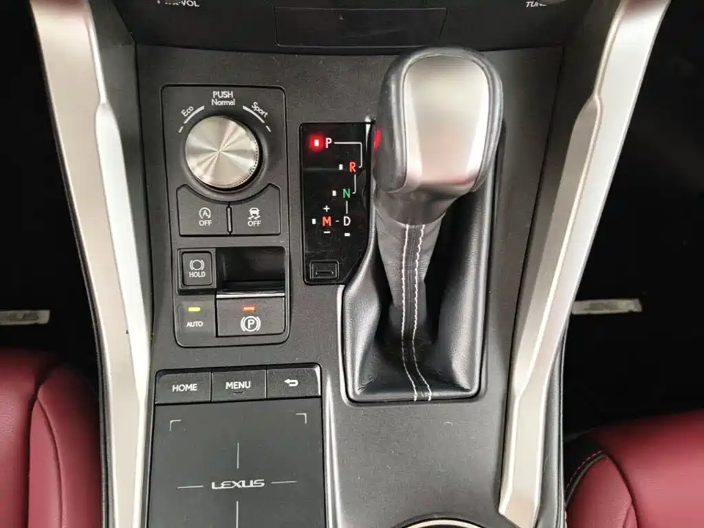 Lexus NX 2019 — фото 14