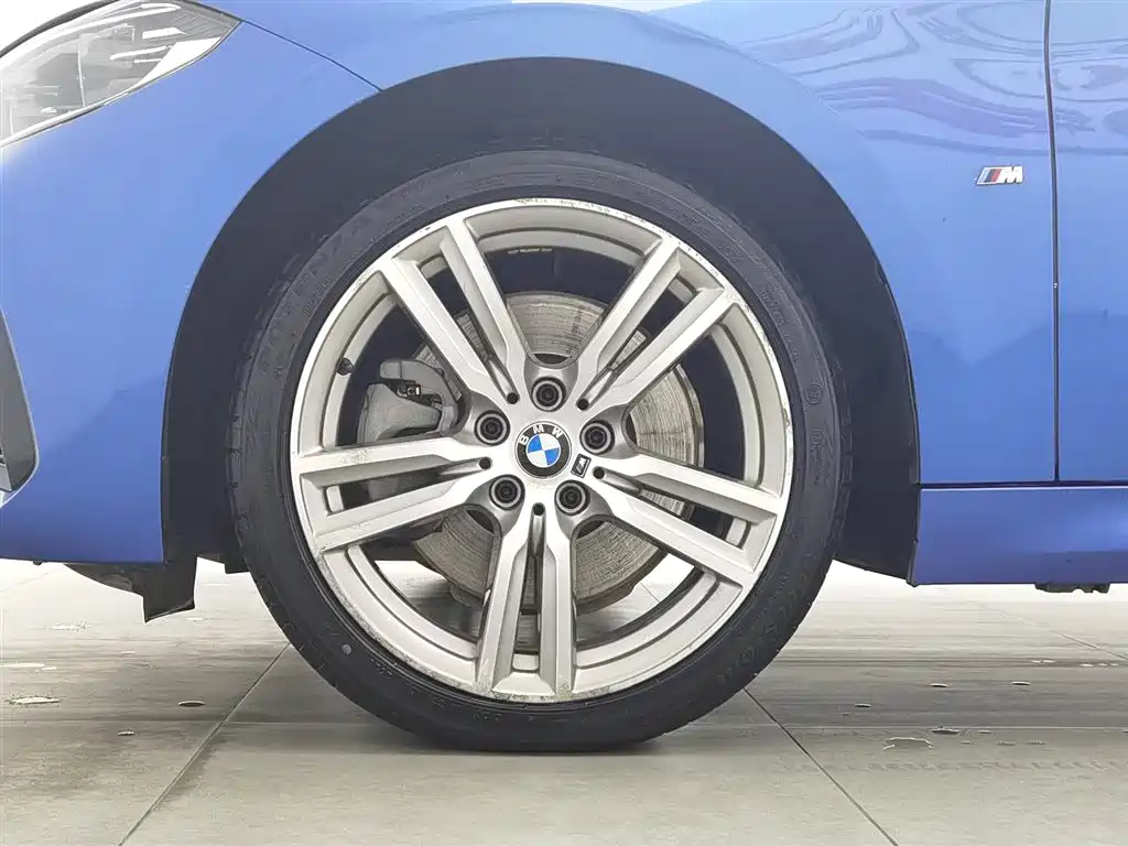 BMW 1 Series 2019 — фото 17