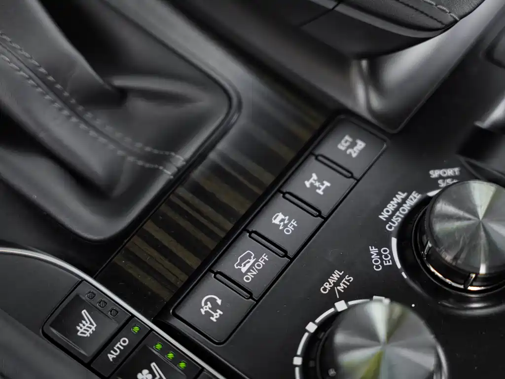 Lexus LX 2022 — фото 18