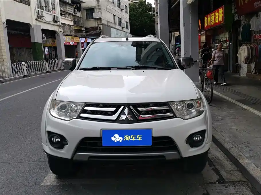 Mitsubishi Pajero Sport 2016