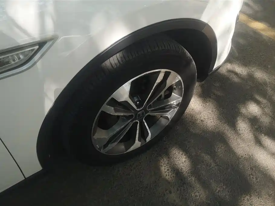 Luxgen U6 2014
