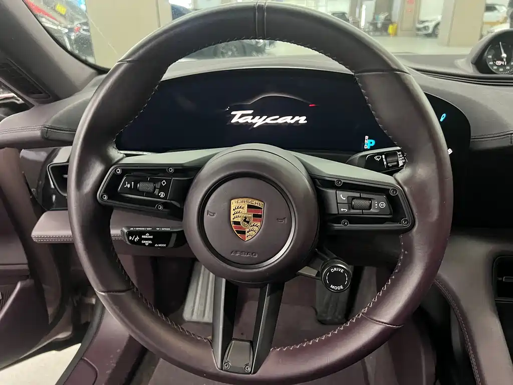 Porsche Taycan 2021 — фото 11
