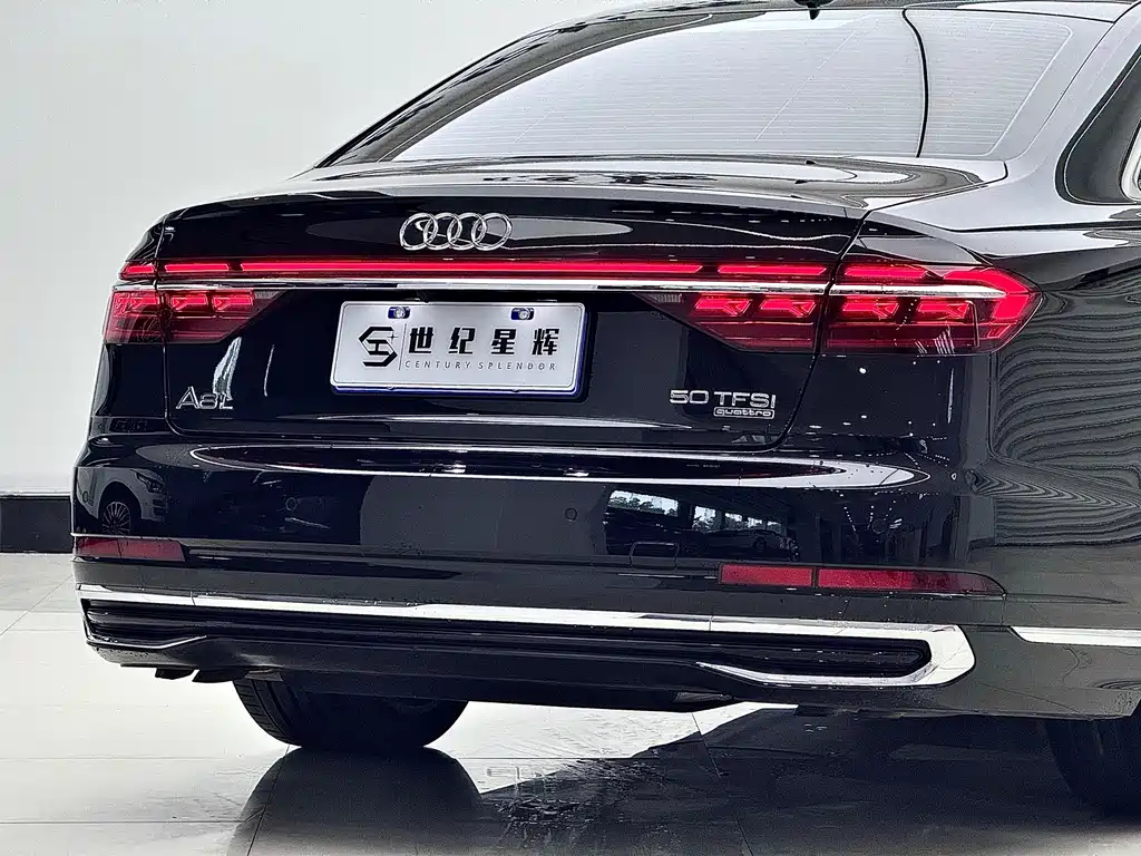 Audi A8 2022 — фото 8